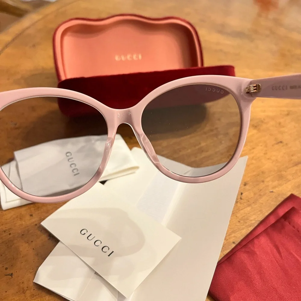 Gucci Sunglasses - Picture 2 of 14